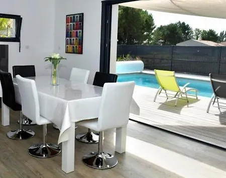 Villa 3 Avec Piscine Chauffee, Les Mathes, 8 Pers
